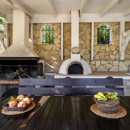 Retreat Apartment *